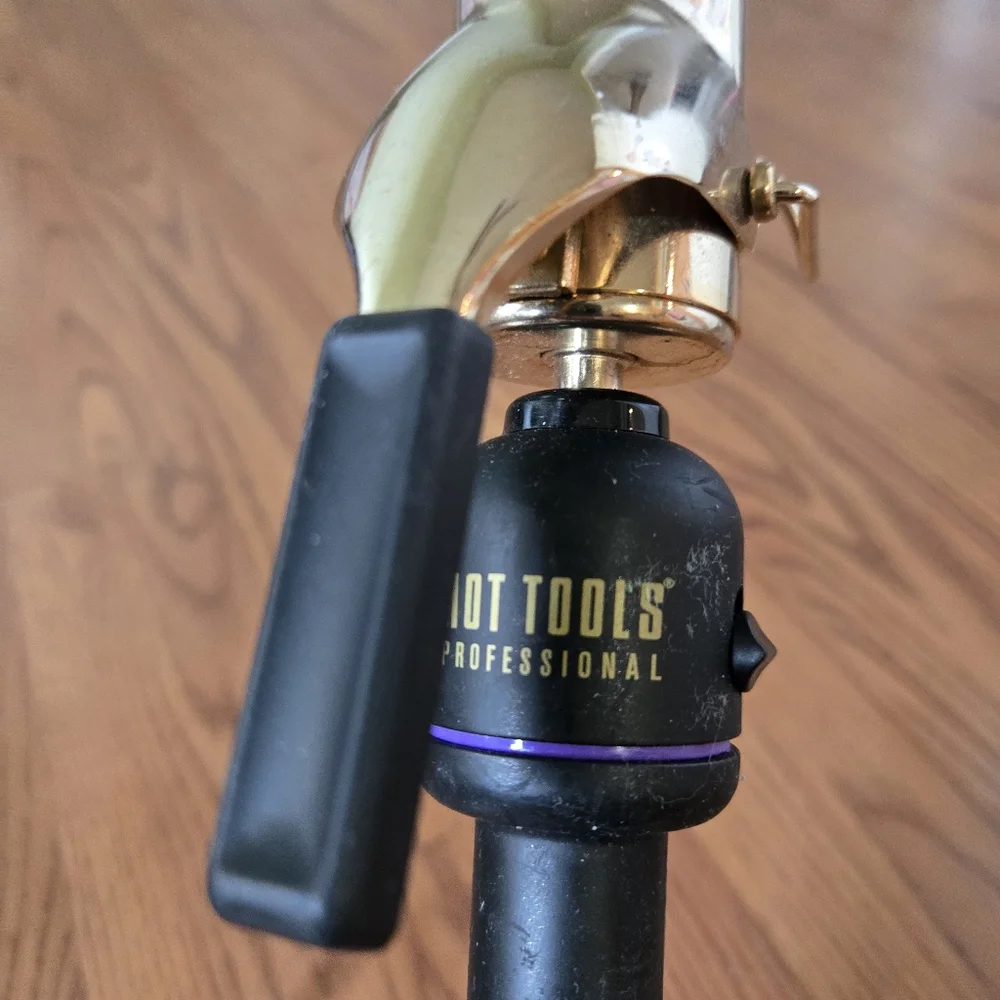 Hot Tools Signature Series Gold Curling Iron Wand 1.25